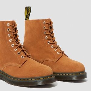 Brand New Dr Martens 1460 Tan Super Hi Suede lace-up boot